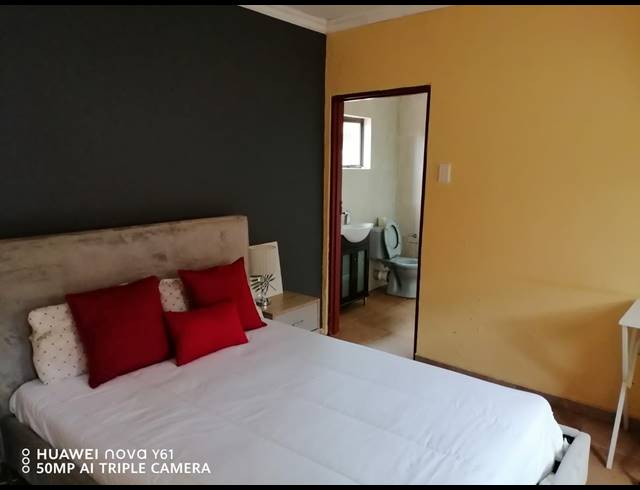 1,200M² GUESTHOUSE FOR SALE IN THOHOYANDOU RURAL